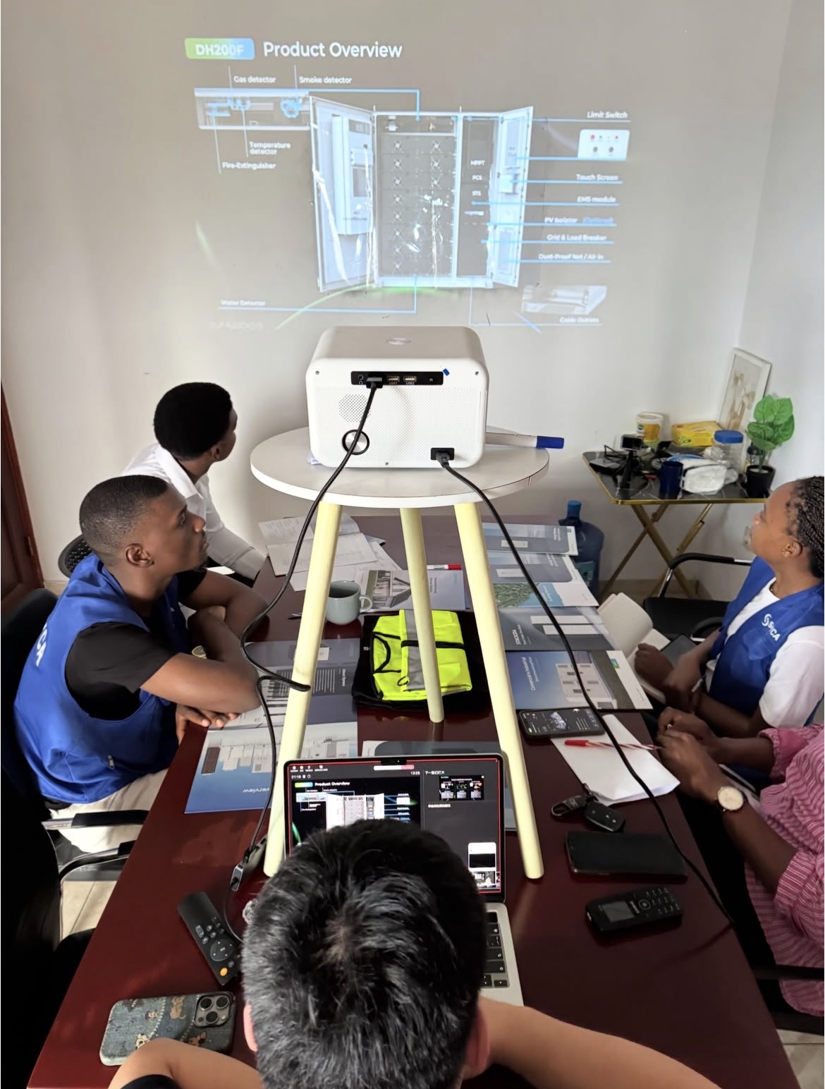 SOYCA Solar fortalece su alianza estratégica con Dyness para impulsar el almacenamiento energético en Guinea Ecuatorial